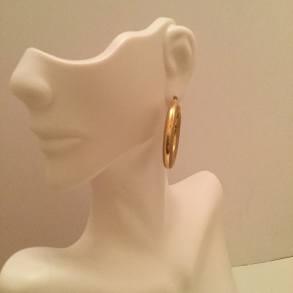 🚫SOLD🚫14k HOOPS 🌸 - Picture 5 of 8